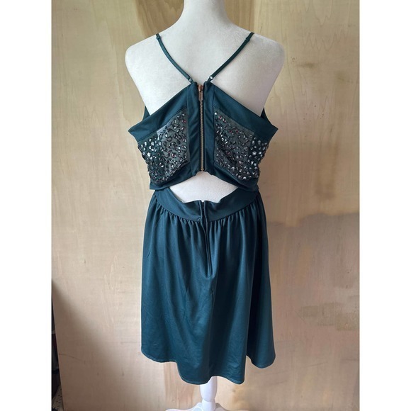 Love Nickie Lew Dress Womens Juniors‎ Green Beaded Cut Out Cocktail Prom - Picture 2 of 9